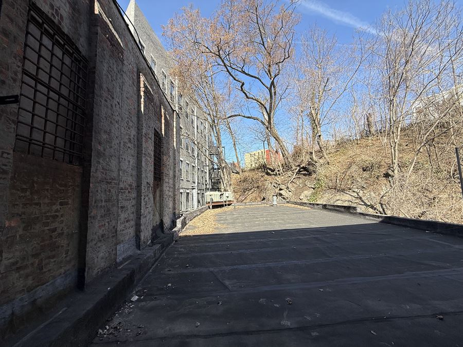 11 Palisade Ave