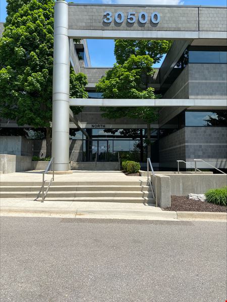 Office space for Rent at 30500 Northwestern Highway Farmington Hills in Farmington Hills