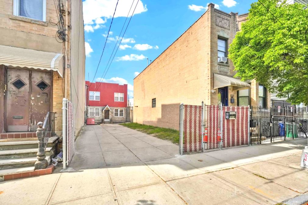 19-19 Harman St