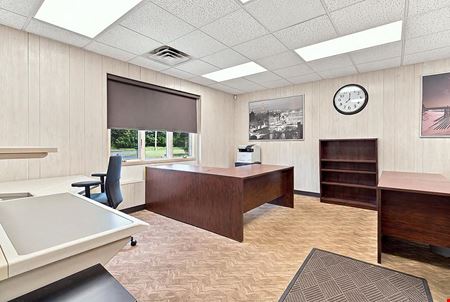 Commercial Building on ±2 Acres For Sale