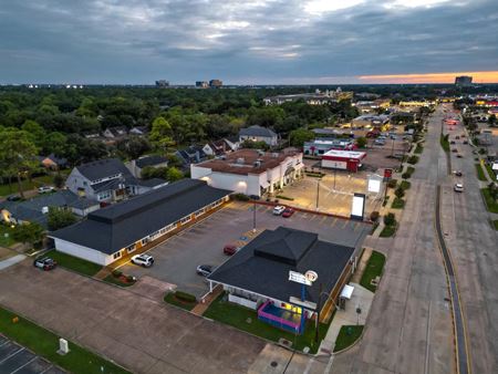 Retail space for Sale at 14501-14509 Memorial Dr in Houston