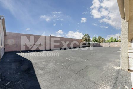 Rare Mfg./Showroom/Warehouse near Sunset!