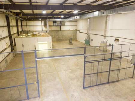 FOR LEASE -  4000, MEMORIAL PKWY - WAREHOUSE SPACE 54,000 SF