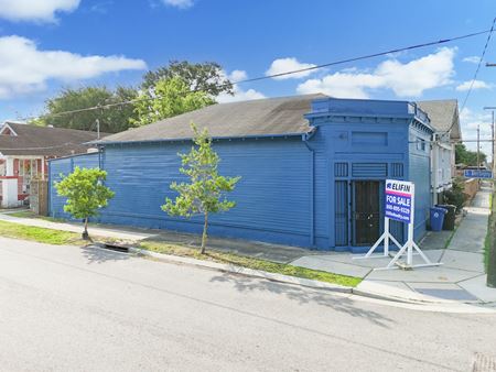 Retail space for Sale at Renovated Corner Retail Opportunity Near S Claiborne Ave in New Orleans