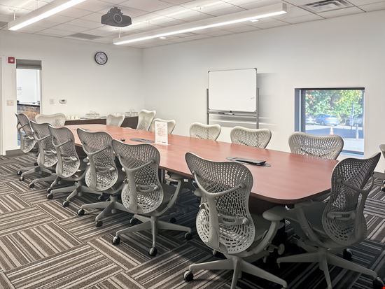 Regus - Yardley - W College Avenue