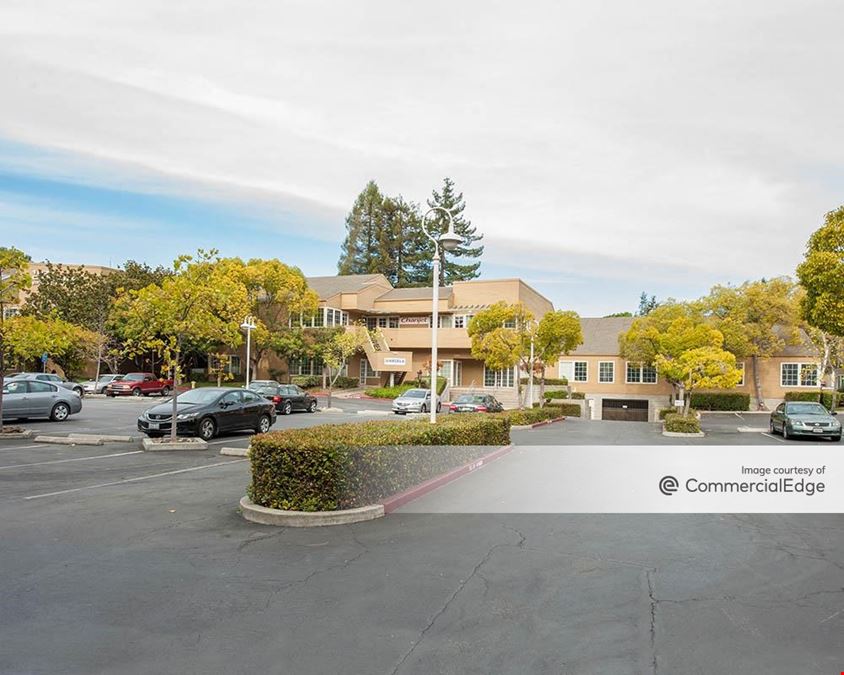 Lakeside Office Plaza