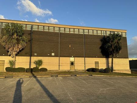 801 edwards ave