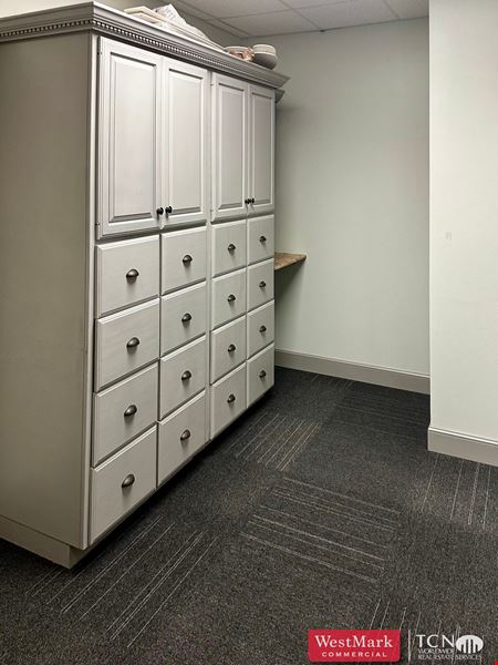 Executive Office Suites 4216 102nd St. Lubbock, TX 79423