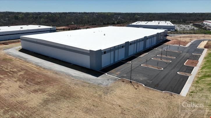 ± 111,488 SF MANUFACTURING BUILDING