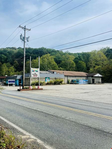 Retail space for Rent at Retail/Flex Building in Pittsburgh's North Hills in Glenshaw