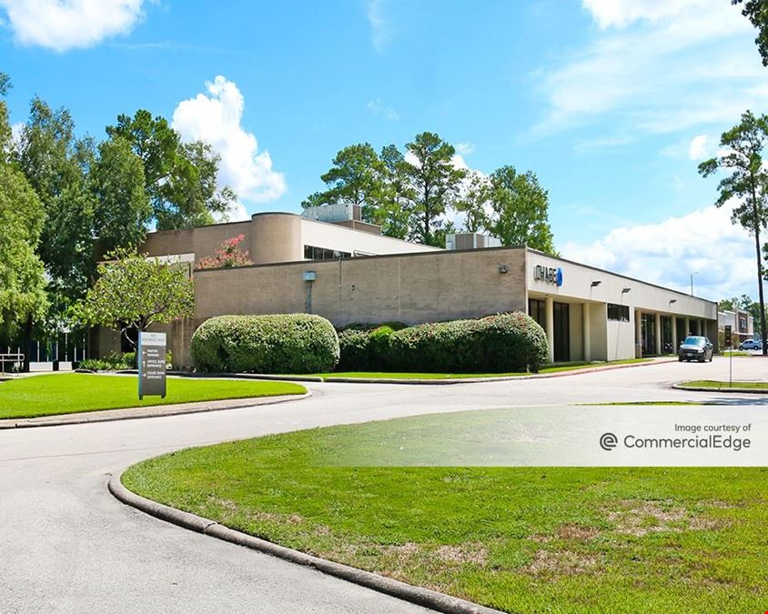 1075 Kingwood Drive