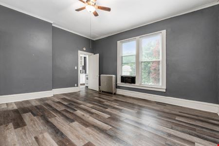 320 Woodlawn Ave