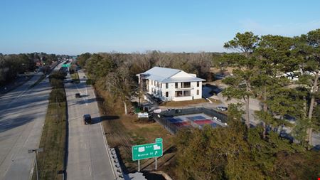 111 N Causeway Blvd