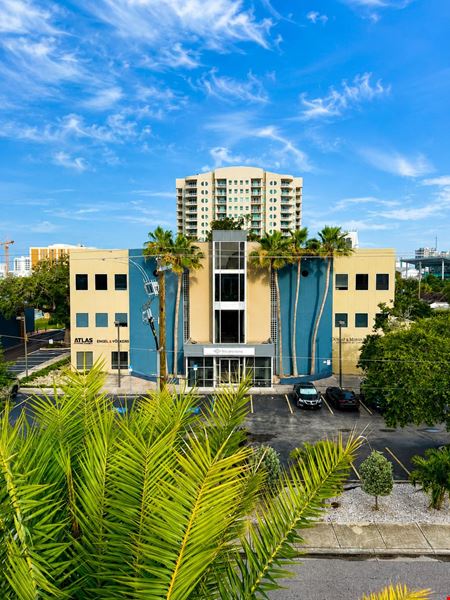 Office space for Rent at 22 S Links Ave in Sarasota