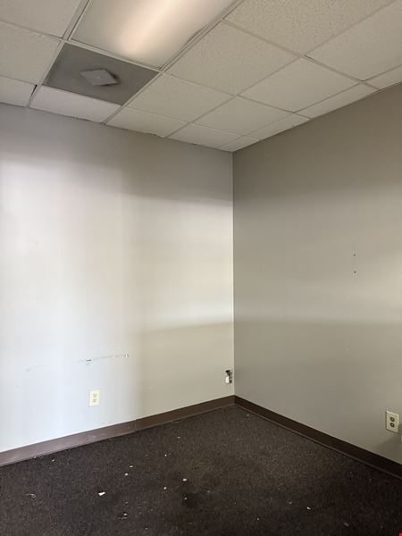3042-3058 Goodman Road
