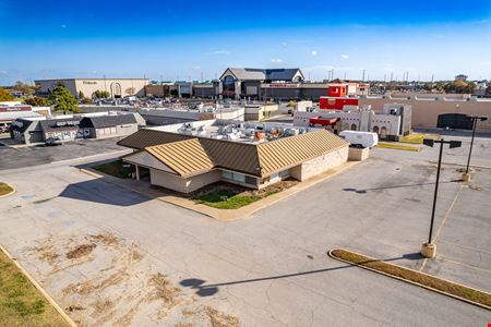 68th & Memorial Woodland Hills Mall Pad Site & Restaurant