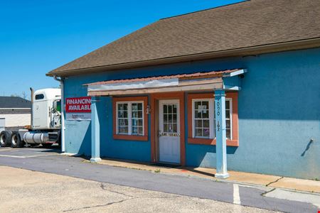 Versatile Flex Building – Renovated & Ready for Business!