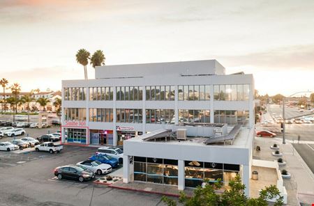 Commercial space at Harbor Plaza in Costa Mesa