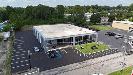 Retail space for Rent at Former Auto Dealership in Fort Wayne