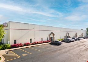 32 - 50 E Montrose Drive