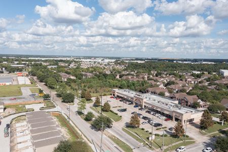 Retail space for Rent at Ella Airtex Plaza in Houston