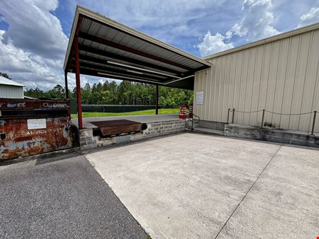 15,763 SF Retail Showroom & Warehouse Facility on US Hwy 301