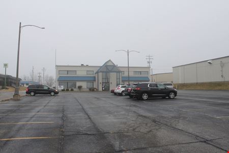 1014 W Pioneer Parkway