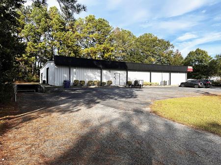 Commercial space at 7311 Pepperdam Avenue in North Charleston