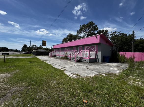 5.54± Acres | Dual Frontage | Existing Improvements