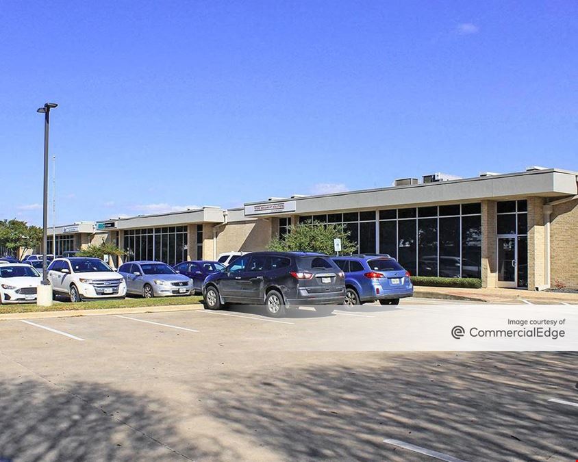 Longhorn Center - 2600, 2800-2808, 2929, 3006 & 3007 Longhorn Blvd