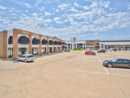 Retail space for Rent at MacArthur Court in Warr Acres