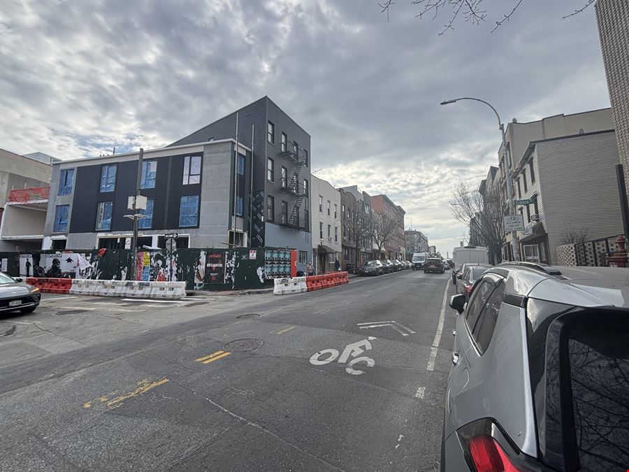 194 Greenpoint Ave