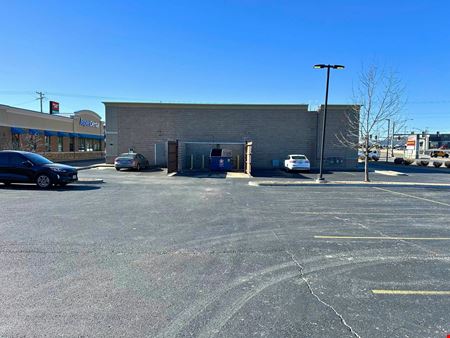 RETAIL CENTER FOR LEASE ON KANSAS EXPRESSWAY