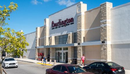Retail space for Rent at Point Royale Shopping Center in Miami