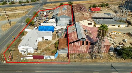 ±5,800 SF Clear Span Industrial Buildings on ±0.5 Acres