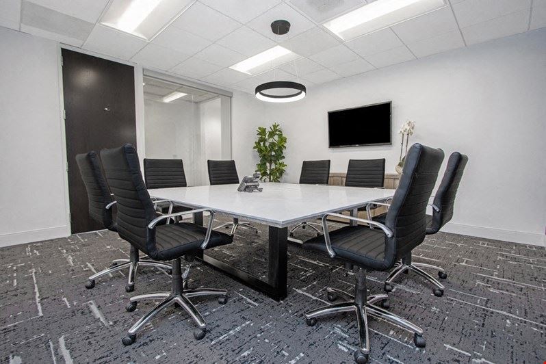 Premier Workspaces - NEW - Newport Beach Fashion Island