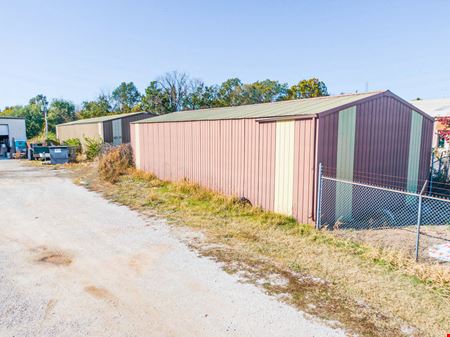 2,000 SF Warehouse For Lease near Scenic & Walnut Lawn