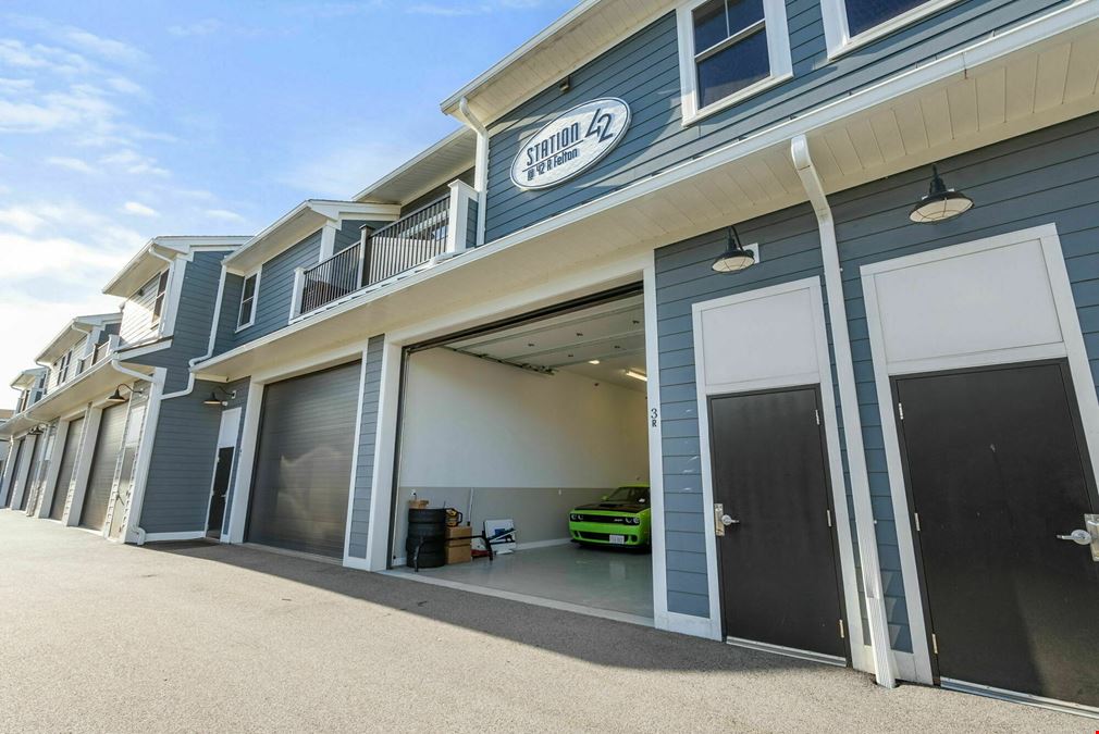 Felton Street Garage 42 Felton St 3R, Waltham, MA 02453