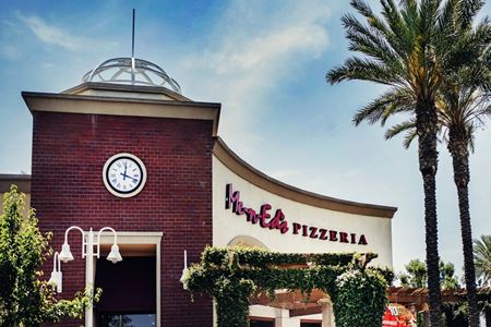 Commercial space at Packwood Creek Center - Bldg J in Visalia