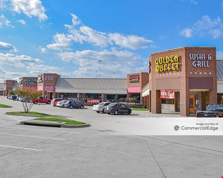 Retail space for Rent at Lincoln Court Shopping Center in Arlington