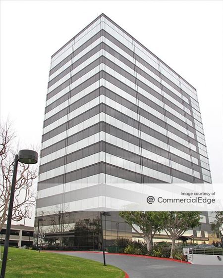 Office space for Rent at Sepulveda Center in Los Angeles