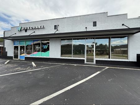 Retail space for Rent at 904 Maple St in Carrollton