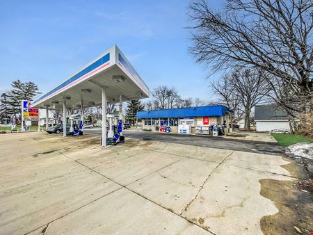 Retail space for Sale at Marathon Gas Station in Belvidere