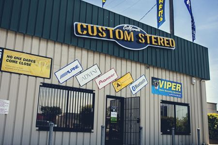Industrial space for Rent at 6620-6638 N Blackstone Ave in Fresno