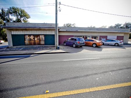 1417 W Cervantes Retail