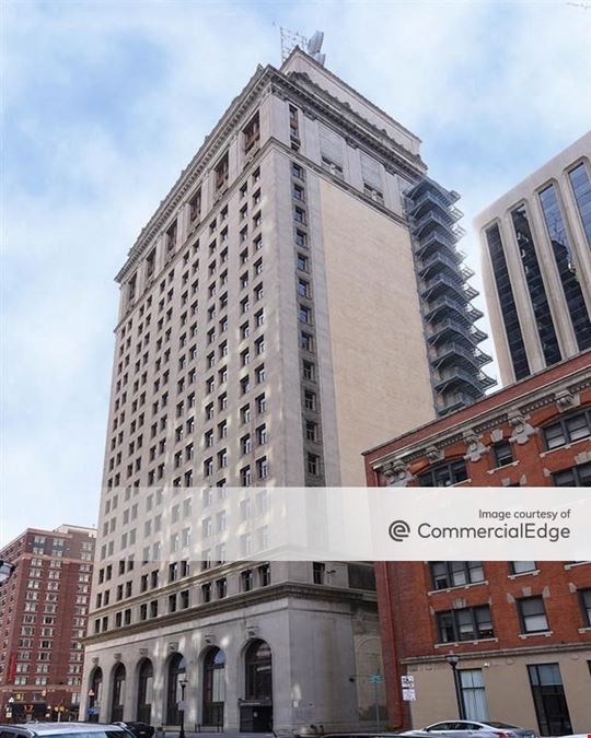 7 E Redwood St