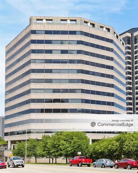 Crown Center - 2600 Grand