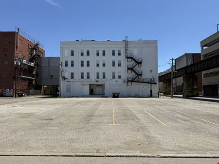 211 6th St