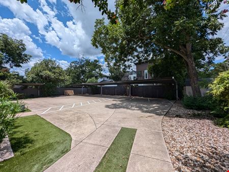 3906 Menchaca Rd
