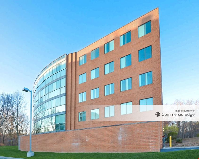 128 Corporate Center